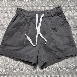 NWT AERIE Pull On Drawstring Shorts  Women’s Small Gray Patch Pockets 4" Inseam